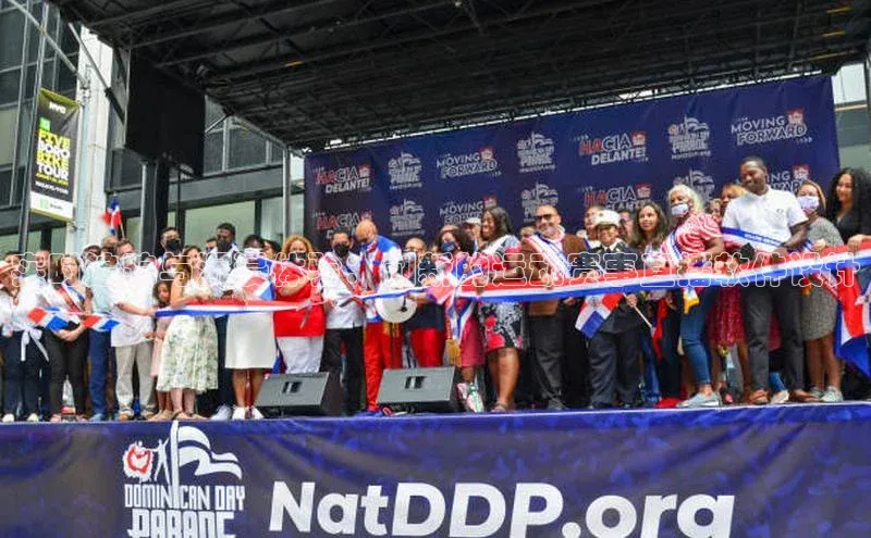 实时追踪与沉浸体验：创新的运动赛事直播软件设计